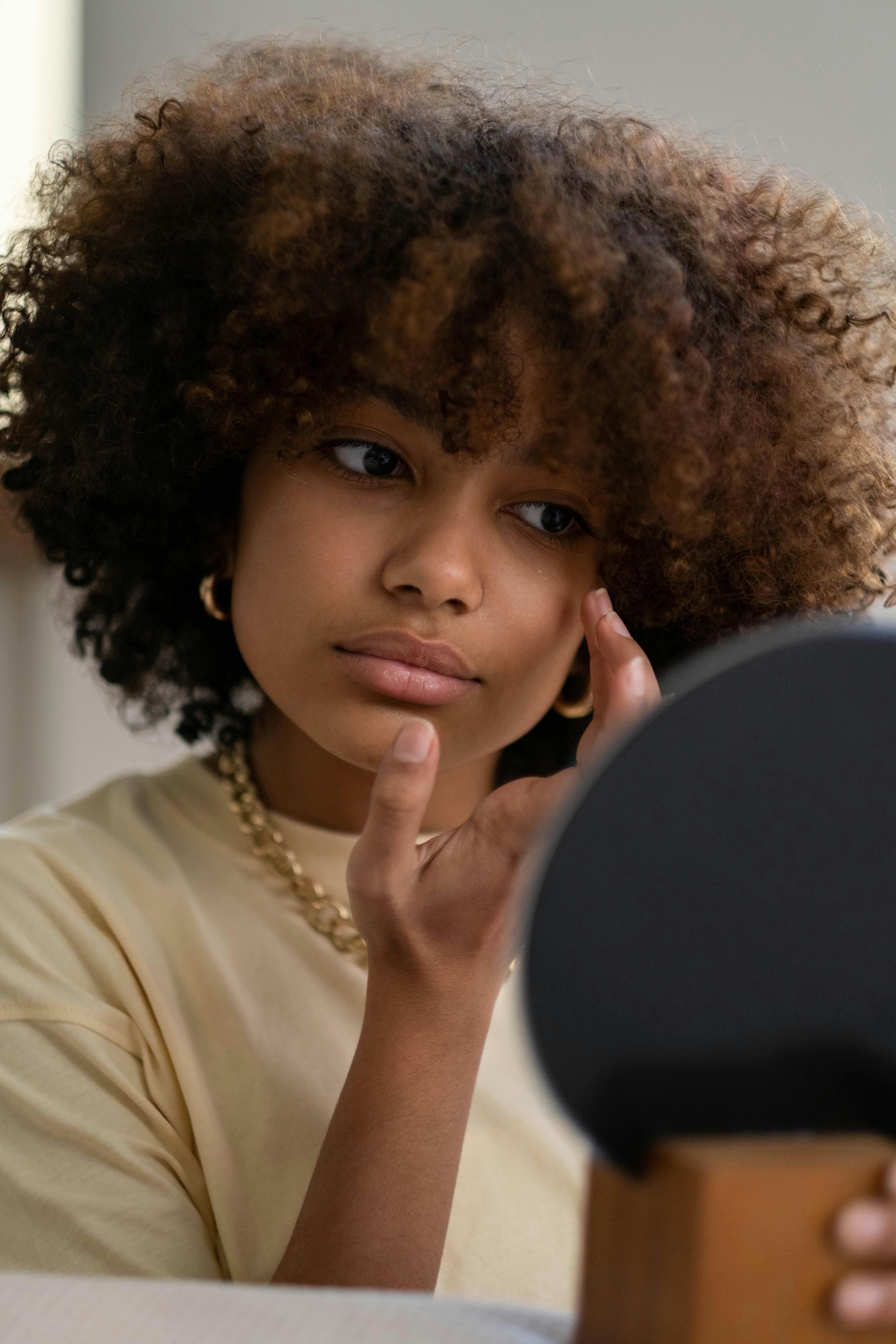 Virtual assistants managing influencer campaigns